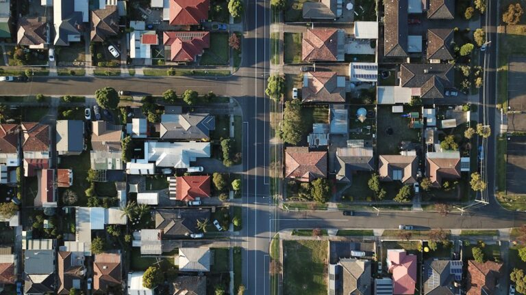 Aerial view of residential streets in a market for wholesaling real estate