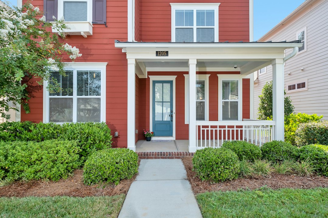 Suburban home sold in an arm's length transaction between unrelated buyer and seller